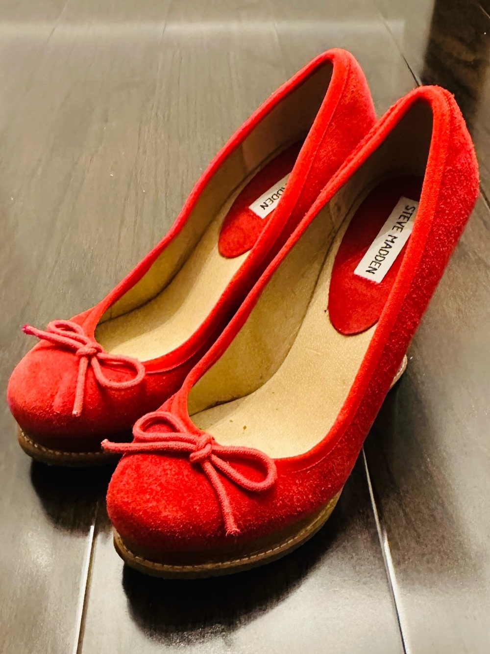 Steve Madden Red Suede Bow Round-Toe Wedges with Ballet accents